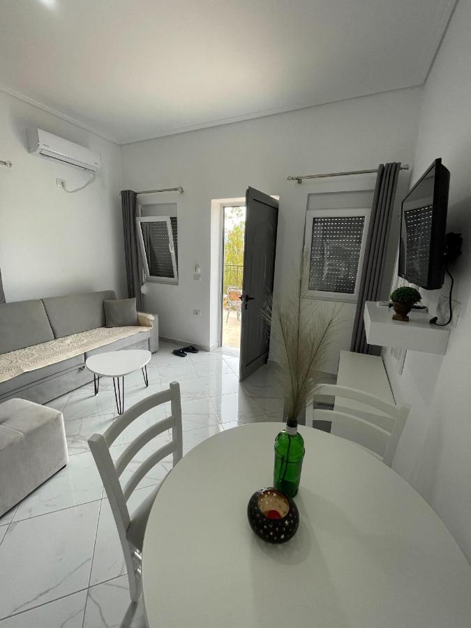 Sky Apartments Sarande Luaran gambar